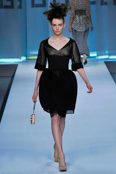 Look 8